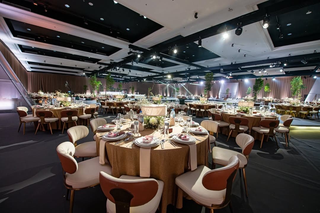 Elegant wedding moments